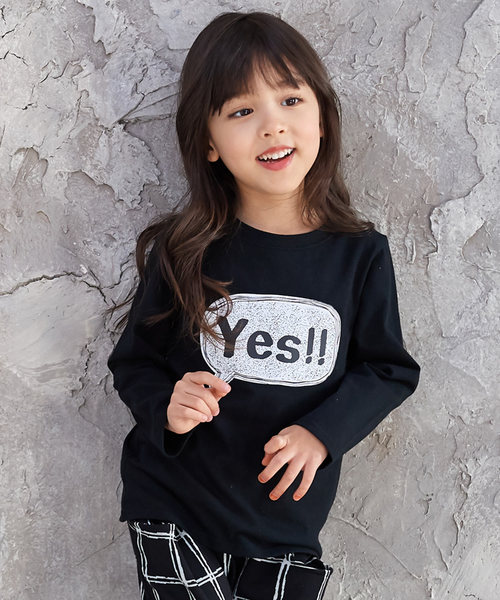 Bee des Bee（ビーデスビー）の「【コットン100％】長袖プリントTシャツ（Tシャツ/カットソー・キッズ・ブラック系その他5/ブラック系その他2/ブラック系その他/グレー系その他/グレー系その他3/ブラック系その他4/カーキ/グレー/ブラウン/ピンク系その他/ブラウン系その他/マスタード/モカ/サックスブルー/ホワイト/セージグリーン/ミント/ブルー系その他2/黄土色系/ブルー系その他3/ラベンダー/ライトブルー/ベージュ/カーキ系/ライトベージュ/ベージュ系その他/サックスブルー系/杢グレー/グレイッシュベージュ/パープル系その他/カーキ系1・110cm/100cm/120cm/130cm/140cm/150cm）」の5枚目の写真