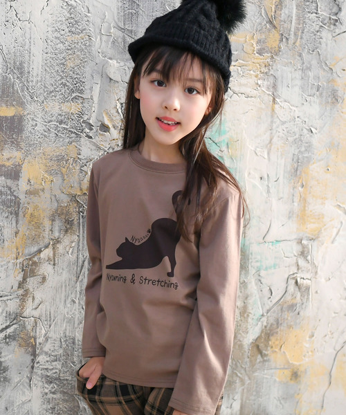 Bee des Bee（ビーデスビー）の「【コットン100％】長袖プリントTシャツ（Tシャツ/カットソー・キッズ・ブラック系その他5/ブラック系その他2/ブラック系その他/グレー系その他/グレー系その他3/ブラック系その他4/カーキ/グレー/ブラウン/ピンク系その他/ブラウン系その他/マスタード/モカ/サックスブルー/ホワイト/セージグリーン/ミント/ブルー系その他2/黄土色系/ブルー系その他3/ラベンダー/ライトブルー/ベージュ/カーキ系/ライトベージュ/ベージュ系その他/サックスブルー系/杢グレー/グレイッシュベージュ/パープル系その他/カーキ系1・110cm/100cm/120cm/130cm/140cm/150cm）」の13枚目の写真