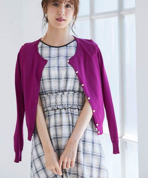tocco closet(トッコ クローゼット)の「UV加工お花釦カーディガン(カーディガン/ボレロ・レディース・ネイビー/バイオレット/レッド系その他・M)」の1枚目の写真