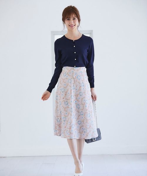 tocco closet(トッコ クローゼット)の「UV加工お花釦カーディガン(カーディガン/ボレロ・レディース・ネイビー/バイオレット/レッド系その他・M)」の4枚目の写真