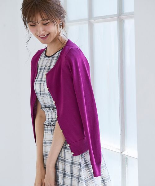 tocco closet(トッコ クローゼット)の「UV加工お花釦カーディガン(カーディガン/ボレロ・レディース・ネイビー/バイオレット/レッド系その他・M)」の8枚目の写真