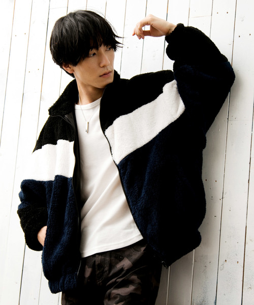 TopIsm(トップイズム)の「ビッグシルエット 切替 シャギー ボアブルゾン(ブルゾン)」|ネイビー