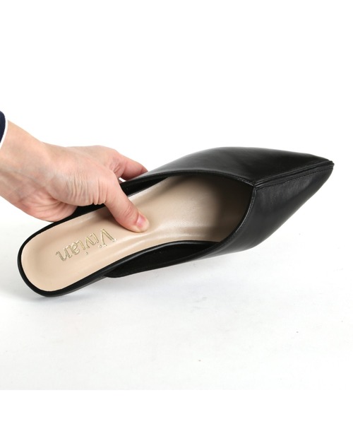 VIVIAN（ヴィヴィアン）の「ポインテッドトゥセンターステッチデザインVカットスリッパサンダル（サンダル・レディース・ブラック/アイボリー/キャメル/パイソン/グレー系その他7/ダークブラウン/グレー/グリーン/ゼブラ・LL/S/M/L）」の12枚目の写真