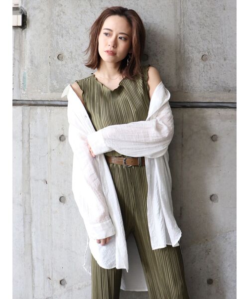 MURUA（ムルーア）の「ルーズオーバーシャツ（シャツ/ブラウス・レディース・ホワイト/ベージュ/ピンク・FREE）」の2枚目の写真