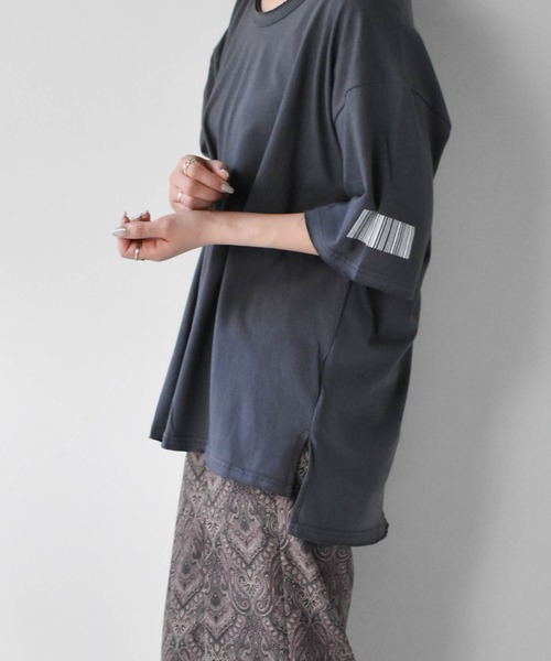 muure(ミュール)の「ビッグシルエット バックプリントT(Tシャツ/カットソー・レディース・チャコールグレー/ベージュ/アイボリー・FREE)」の6枚目の写真