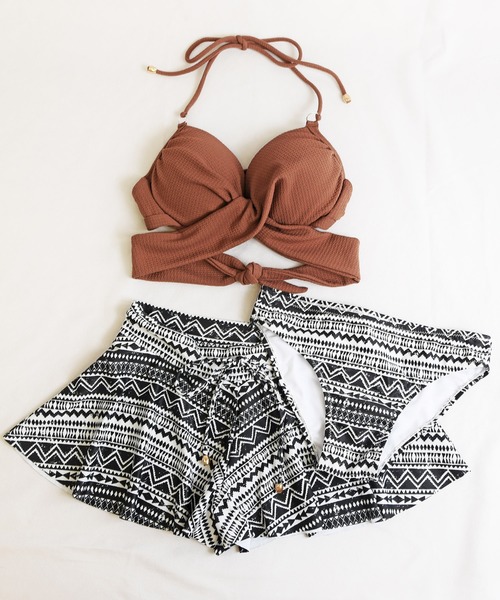 LEAD(リード)の「3点セットトライバル×ファンシージャガードクロスビキニ水着(水着・レディース・ブラック/モカ/ライトアッシュグレー・M/L/M)」の15枚目の写真