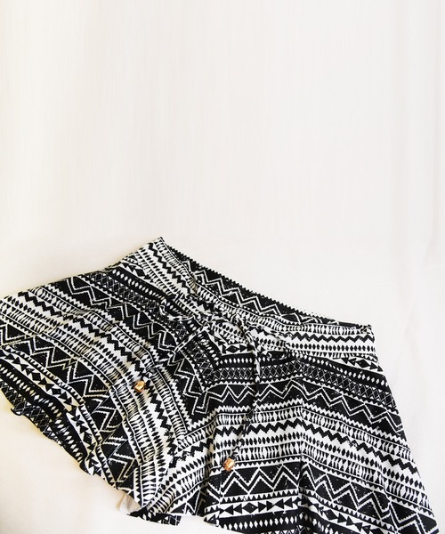 LEAD(リード)の「3点セットトライバル×ファンシージャガードクロスビキニ水着(水着・レディース・ブラック/モカ/ライトアッシュグレー・M/L/M)」の21枚目の写真