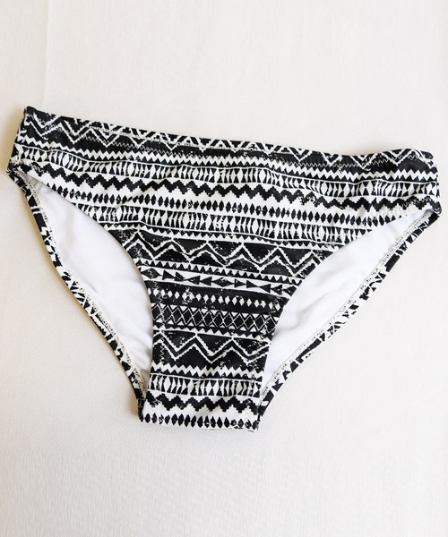 LEAD(リード)の「3点セットトライバル×ファンシージャガードクロスビキニ水着(水着・レディース・ブラック/モカ/ライトアッシュグレー・M/L/M)」の22枚目の写真