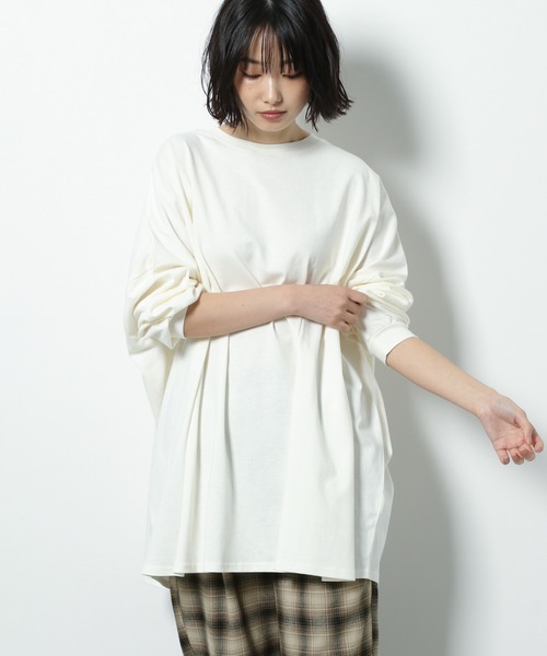 LAKOLE(ラコレ)の「オープンエンドスーパーBIG-Tシャツ / LAKOLE(Tシャツ/カットソー・レディース・バーガンディー/オフホワイト/サンドグレー/ダークブラウン/ブルー・MEDIUM/SMALL)」の1枚目の写真