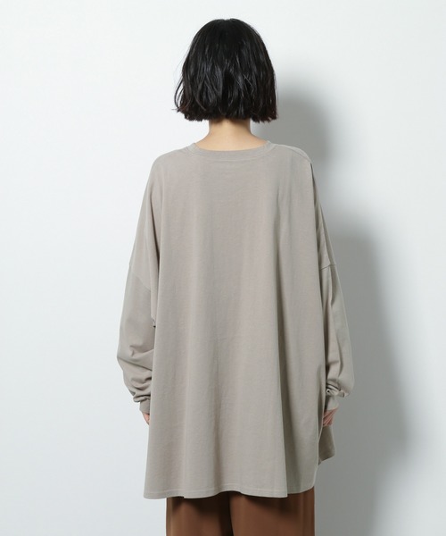 LAKOLE(ラコレ)の「オープンエンドスーパーBIG-Tシャツ / LAKOLE(Tシャツ/カットソー・レディース・バーガンディー/オフホワイト/サンドグレー/ダークブラウン/ブルー・MEDIUM/SMALL)」の11枚目の写真