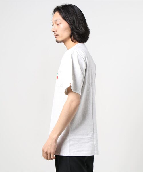 A BATHING APE(アベイシングエイプ)の「COLORS COLLEGE TEE M(Tシャツ/カットソー・メンズ・ブラウン/ブラック/グレー/オリーブ/ネイビー/ピンク・XX-LARGE/LARGE/MEDIUM/SMALL/X-LARGE/XXX-LARGE)」の8枚目の写真