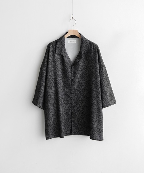 remer（リメール）の「loose floral shirt 【小花柄】/ルーズフローラルシャツ（シャツ/ブラウス・メンズ・ブラック/ベージュ・SMALL/MEDIUM/LARGE）」の8枚目の写真