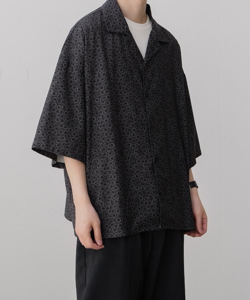 remer（リメール）の「loose floral shirt 【小花柄】/ルーズフローラルシャツ（シャツ/ブラウス・メンズ・ブラック/ベージュ・SMALL/MEDIUM/LARGE）」の3枚目の写真