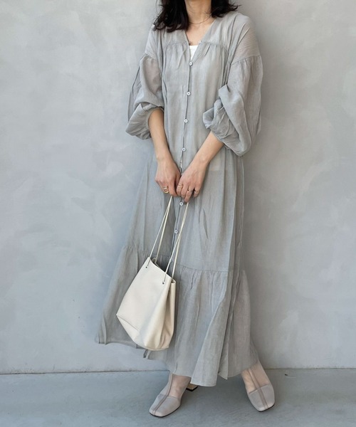 archives（アルシーヴ）の「バックリボンボリュームギャザーワンピース（ワンピース・レディース・グレー/マスタード/ピンクベージュ・MEDIUM）」の2枚目の写真