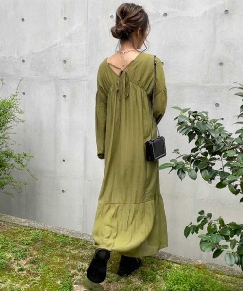 archives（アルシーヴ）の「バックリボンボリュームギャザーワンピース（ワンピース・レディース・グレー/マスタード/ピンクベージュ・MEDIUM）」の20枚目の写真