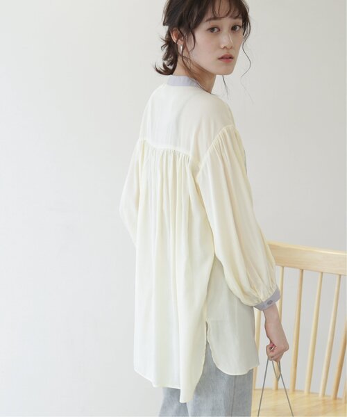 frames RAY CASSIN(フレームスレイカズン)の「【WEB限定】配色バンドカラー刺繍ブラウス(シャツ/ブラウス・レディース・キナリ/オフホワイト/グレイッシュベージュ・FREE)」の7枚目の写真