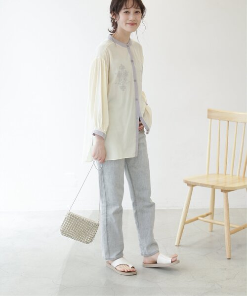 frames RAY CASSIN(フレームスレイカズン)の「【WEB限定】配色バンドカラー刺繍ブラウス(シャツ/ブラウス・レディース・キナリ/オフホワイト/グレイッシュベージュ・FREE)」の12枚目の写真