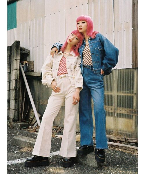 Wrangler（ラングラー）の「【セットアップ対応】Wrangler フレアパンツ（デニムパンツ・レディース・ブラック/グリーン/ブルー/アイボリー・MEDIUM/SMALL）」の19枚目の写真