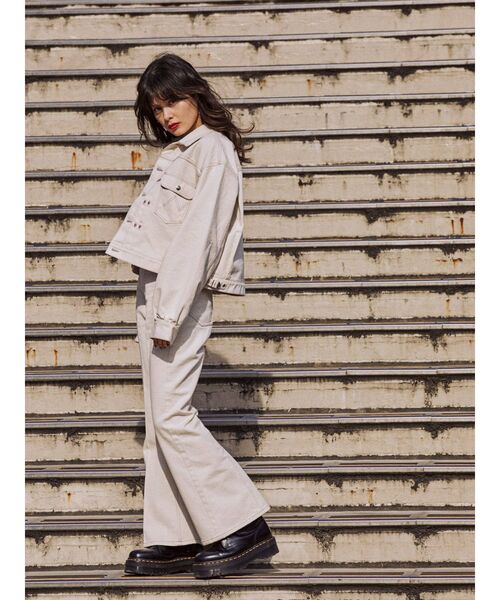 Wrangler（ラングラー）の「【セットアップ対応】Wrangler フレアパンツ（デニムパンツ・レディース・ブラック/グリーン/ブルー/アイボリー・MEDIUM/SMALL）」の18枚目の写真