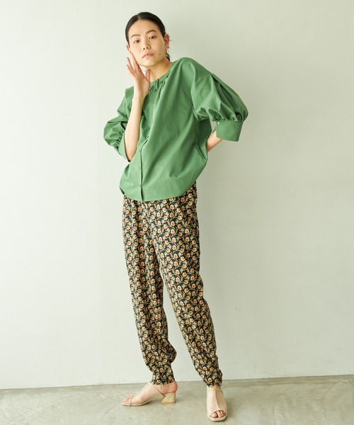 VACANCY（ヴァカンシー）の「ヴィンテージ花柄2wayイージーパンツ（その他パンツ・レディース・ブラック/ネイビー/ブラウン・FREE）」の4枚目の写真