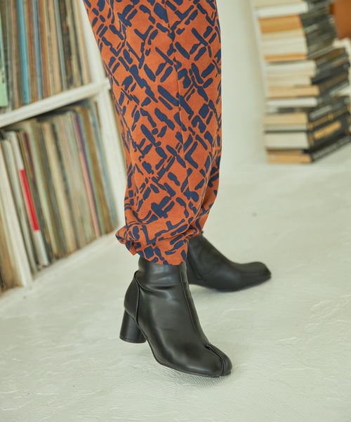 VACANCY（ヴァカンシー）の「ヴィンテージ花柄2wayイージーパンツ（その他パンツ・レディース・ブラック/ネイビー/ブラウン・FREE）」の14枚目の写真