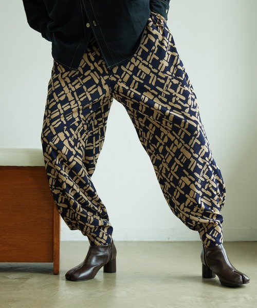 VACANCY（ヴァカンシー）の「ヴィンテージ花柄2wayイージーパンツ（その他パンツ・レディース・ブラック/ネイビー/ブラウン・FREE）」の17枚目の写真