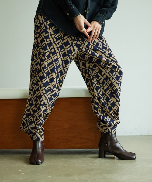 VACANCY（ヴァカンシー）の「ヴィンテージ花柄2wayイージーパンツ（その他パンツ・レディース・ブラック/ネイビー/ブラウン・FREE）」の18枚目の写真