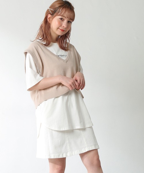 Honeys（ハニーズ）の「Ｔシャツ付ベスト（ベスト・レディース・ブラック/ベージュ/オレンジ/ブルー・M/L/S）」の2枚目の写真