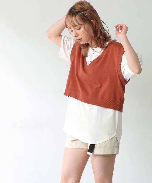 Honeys（ハニーズ）の「Ｔシャツ付ベスト（ベスト・レディース・ブラック/ベージュ/オレンジ/ブルー・M/L/S）」の4枚目の写真