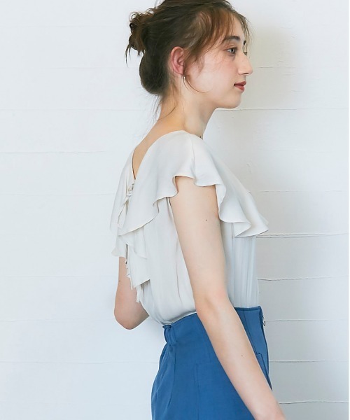 12Twelve Agenda(トゥエルブ アジェンダ)の「前後2wayサテンフリルカラーブラウス(シャツ/ブラウス・レディース・ホワイト/ブラウン/ラベンダー・M)」の9枚目の写真