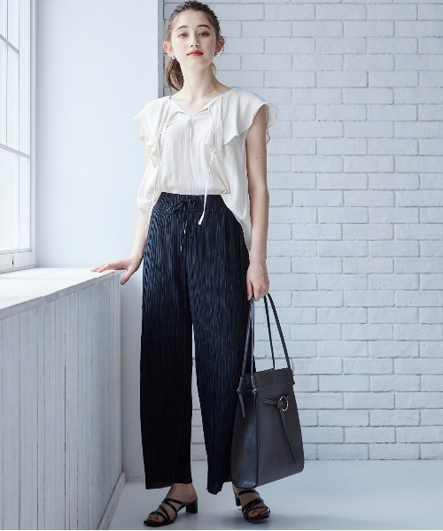 12Twelve Agenda(トゥエルブ アジェンダ)の「前後2wayサテンフリルカラーブラウス(シャツ/ブラウス・レディース・ホワイト/ブラウン/ラベンダー・M)」の18枚目の写真