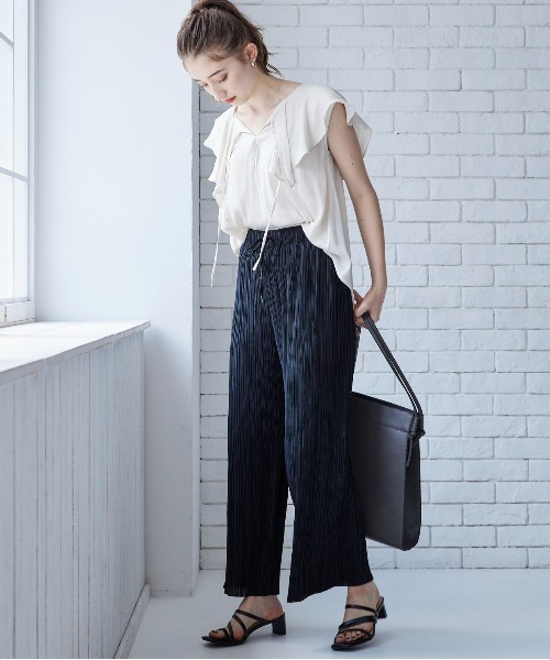 12Twelve Agenda(トゥエルブ アジェンダ)の「前後2wayサテンフリルカラーブラウス(シャツ/ブラウス・レディース・ホワイト/ブラウン/ラベンダー・M)」の19枚目の写真