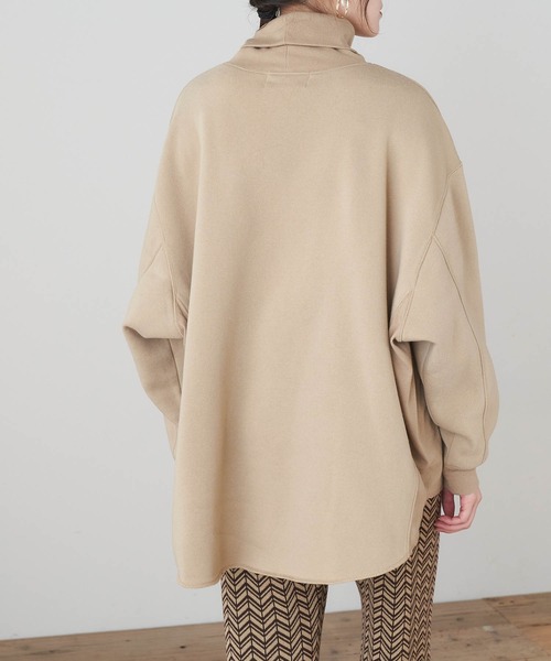 Chaco closet(チャコ クローゼット)の「裏起毛スウェットタートルネックプルオーバー(スウェット・レディース・グレー/オレンジ/ブラック/ブラウン/マスタード/アイボリー/ブルー/ベージュ/グリーン・FREE)」の18枚目の写真