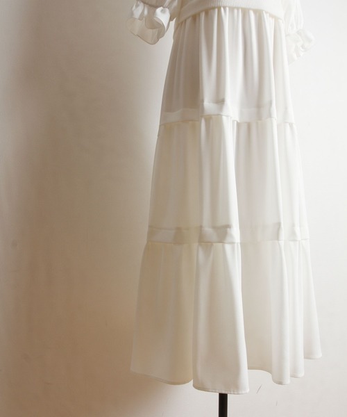 tocco closet(トッコ クローゼット)の「キャンディースリーブニットソードッキングティアードワンピース(ワンピース・レディース・ブラック/オフホワイト・M)」の19枚目の写真
