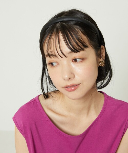 FREAK'S STORE(フリークスストア)の「フェイクレザースリムクッションカチューシャ(カチューシャ・レディース・ナチュラル/ブラック/ベージュ・ONE SIZE)」の4枚目の写真