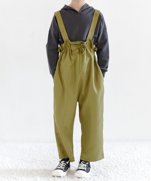 Bee des Bee（ビーデスビー）の「サスペンダー付きパンツ（サロペット/オーバーオール・キッズ・ブラック/ベージュ/パープル系その他/チャコール/ブラウン/カーキ/チョコ・110cm/100cm/120cm/130cm/140cm/150cm）」の6枚目の写真
