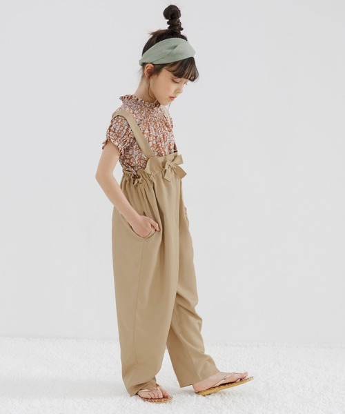 Bee des Bee（ビーデスビー）の「サスペンダー付きパンツ（サロペット/オーバーオール・キッズ・ブラック/ベージュ/パープル系その他/チャコール/ブラウン/カーキ/チョコ・110cm/100cm/120cm/130cm/140cm/150cm）」の11枚目の写真