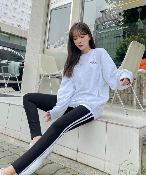 SONA（ソナ）の「SONYUNARA DOWNTOWNバックプリントトレーナー（Tシャツ/カットソー・レディース・ライトグレー/ネイビー・FREE）」の5枚目の写真
