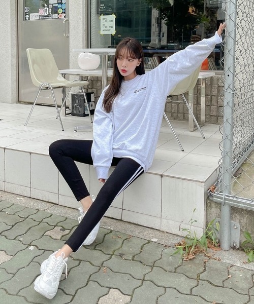 SONA（ソナ）の「SONYUNARA DOWNTOWNバックプリントトレーナー（Tシャツ/カットソー・レディース・ライトグレー/ネイビー・FREE）」の6枚目の写真