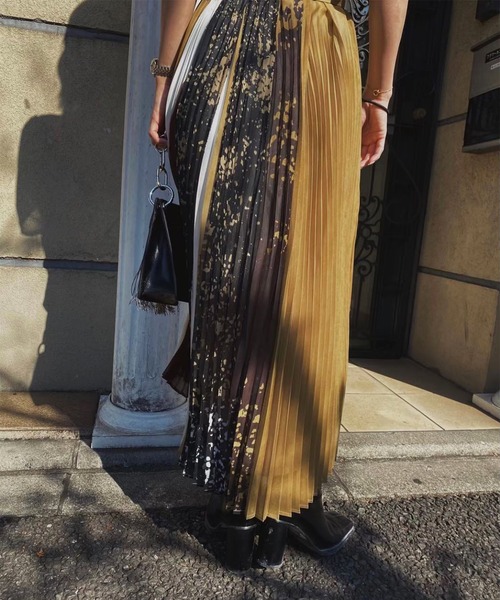 AMERI FUDE ART PLEATS DRESS アメリヴィンテージ S Ameri（アメリ）の「2WAY FUDE ART PLEATS DRESS（ワンピース