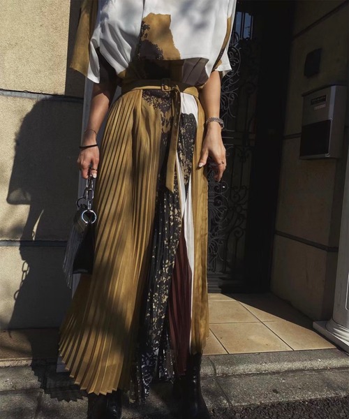 【新品タグ付】Fude art pleats dress Ameri(アメリ)の「2WAY FUDE ART PLEATS DRESS(ワンピース