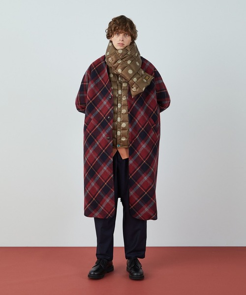 FRAPBOIS(フラボア)の「FRAPBOIS×TAION ダウンマフラー(マフラー・レディース・ブラック/ベージュ・FREE)」の7枚目の写真