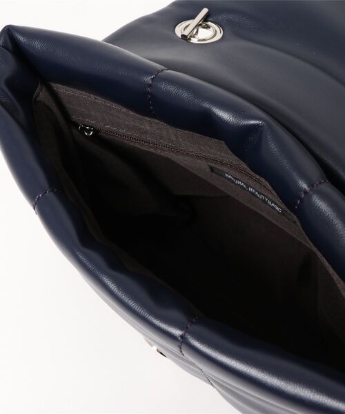 NATURAL BEAUTY BASIC（ナチュラルビューティーベーシック）の「キルトパティッドショルダー（ショルダーバッグ・レディース・ネイビー/オフホワイト・ﾌﾘ-）」の9枚目の写真