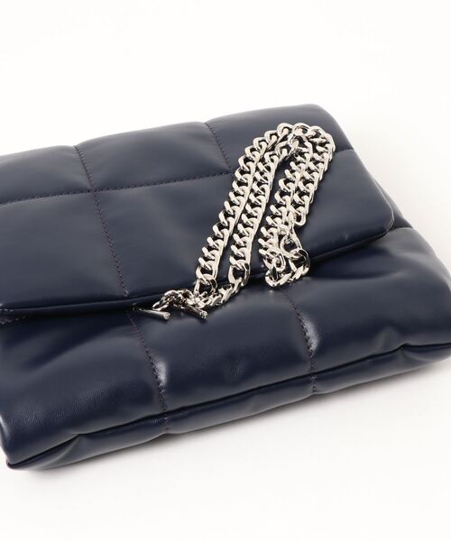 NATURAL BEAUTY BASIC（ナチュラルビューティーベーシック）の「キルトパティッドショルダー（ショルダーバッグ・レディース・ネイビー/オフホワイト・ﾌﾘ-）」の4枚目の写真