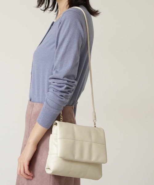 NATURAL BEAUTY BASIC（ナチュラルビューティーベーシック）の「キルトパティッドショルダー（ショルダーバッグ・レディース・ネイビー/オフホワイト・ﾌﾘ-）」の10枚目の写真