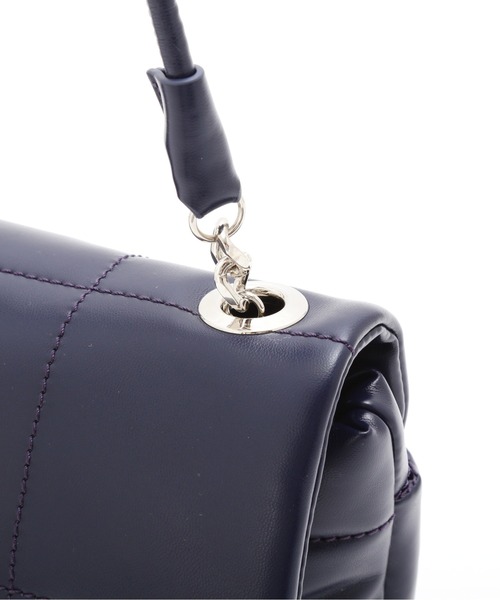 NATURAL BEAUTY BASIC（ナチュラルビューティーベーシック）の「キルトパティッドショルダー（ショルダーバッグ・レディース・ネイビー/オフホワイト・ﾌﾘ-）」の17枚目の写真