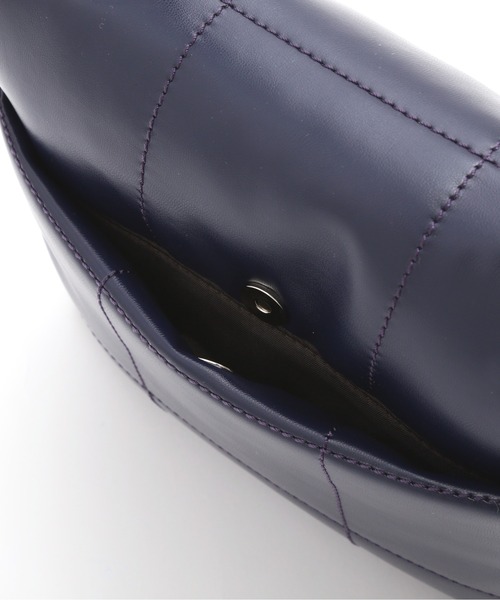 NATURAL BEAUTY BASIC（ナチュラルビューティーベーシック）の「キルトパティッドショルダー（ショルダーバッグ・レディース・ネイビー/オフホワイト・ﾌﾘ-）」の18枚目の写真