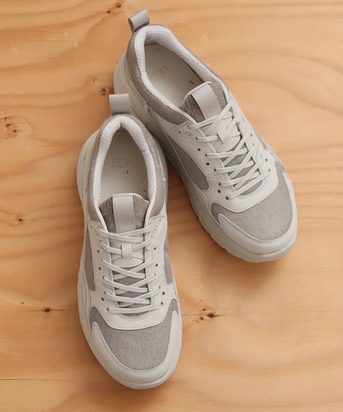 UGG（アグ）の「UGG M CA805 / アグ エム シーエー805【SP】（スニーカー・レディース・ベージュ/ライトグレー・23.0cm/23.5cm/24.0cm/24.5cm/25.0cm/26.0cm/26.5cm/27.0cm/27.5cm/28.0cm/28.5cm/29.0cm/30.0cm）」の4枚目の写真