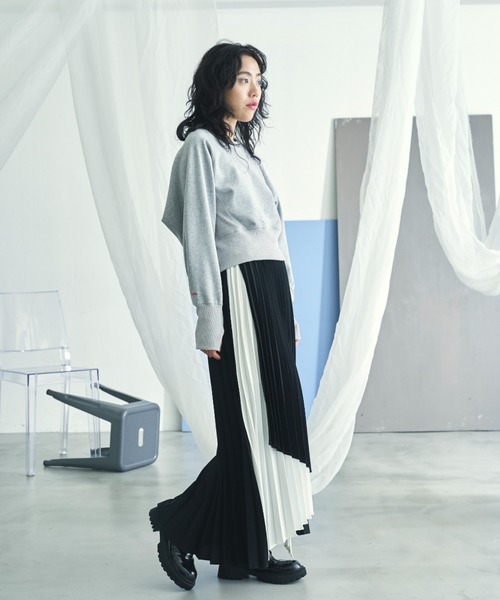VACANCY（ヴァカンシー）の「アシンメトリープリーツスカート（スカート・レディース・ブラック/ブルー・FREE）」の10枚目の写真