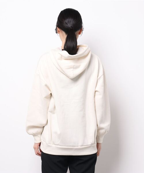 Samansa Mos2(サマンサ モスモス)の「裏起毛スウェットパーカー(パーカー・レディース・オフホワイト/グレー/ネイビー/ベージュ・フリ-)」の6枚目の写真